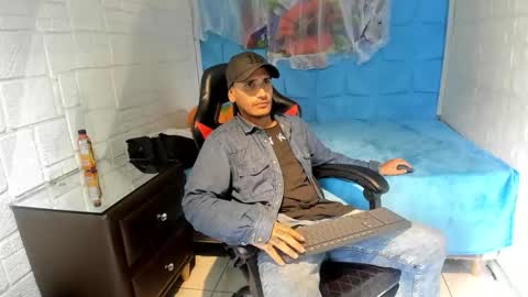 Axell Cross2 online show from 26, 10, 2025