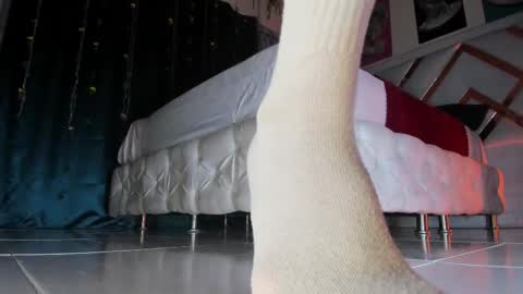 im your little femboy  ALEX   online show from 13, 1, 2026