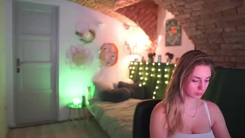 aya hitakayama  online show from 24, 1, 2025