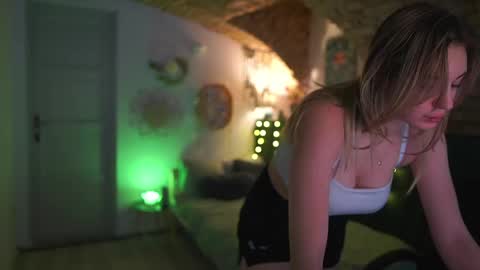 aya hitakayama  online show from 24, 1, 2025