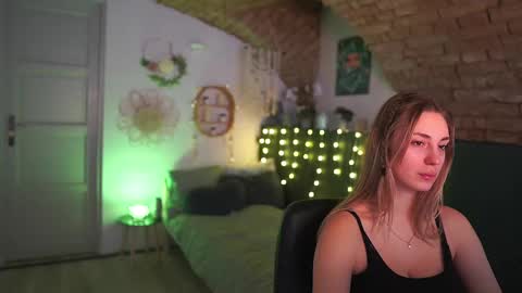 aya hitakayama  online show from 29, 1, 2025