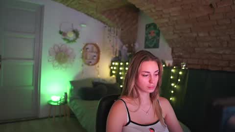 aya hitakayama  online show from 4, 2, 2025