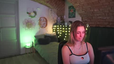 aya hitakayama  online show from 5, 2, 2025