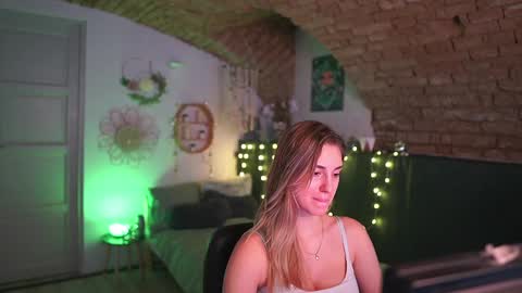 aya hitakayama  online show from 9, 2, 2025