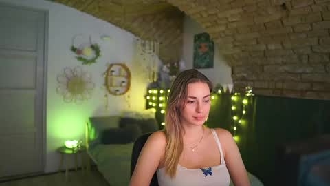 aya hitakayama  online show from 13, 2, 2025