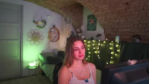 aya hitakayama  online show from 17, 2, 2025