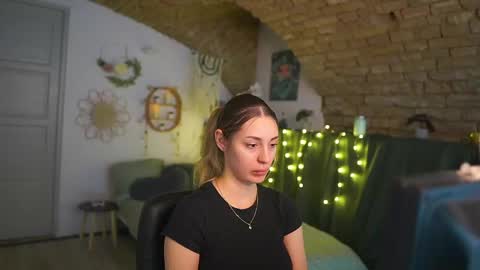 aya hitakayama  online show from 5, 3, 2025