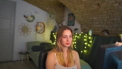 aya hitakayama  online show from 9, 3, 2025