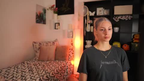 aya hitakayama  online show from 9, 9, 2025