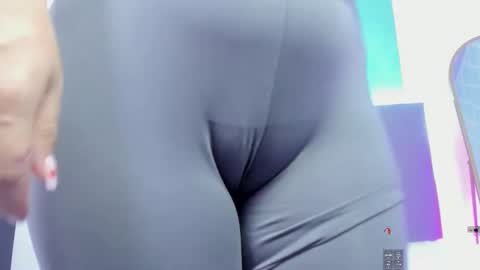 Snapshot of ayla13_ chatting on 24, 10, 2025 Alyda Jaramillo online show from 24, 10, 2025