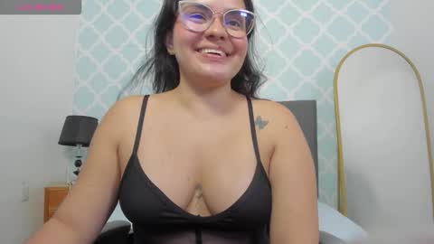 Snapshot of ayla13_ chatting on 7, 1, 2026 Alyda Jaramillo online show from 7, 1, 2026