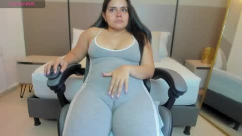 Snapshot of ayla13_ chatting on 27, 4, 2026 Alyda Jaramillo online show from 27, 4, 2026