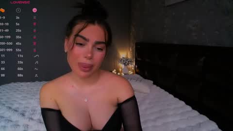 Snapshot of aylademir chatting on 12, 1, 2025 Ayla online show from 12, 1, 2025