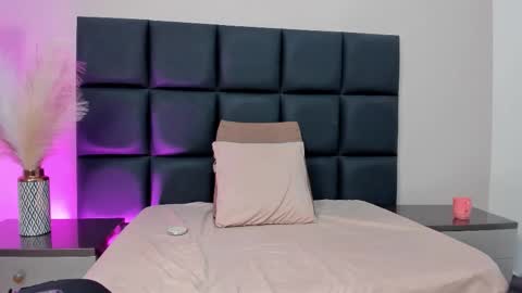 Snapshot of aylastonne chatting on 6, 2, 2026 AylaStonne online show from 6, 2, 2026