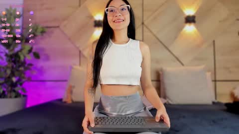 ayllin  online show from 24, 10, 2025