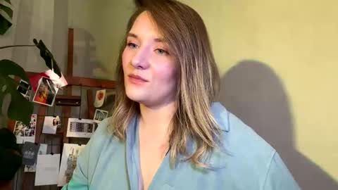 Snapshot of ayrix chatting on 25, 10, 2025 ayrix online show from 25, 10, 2025