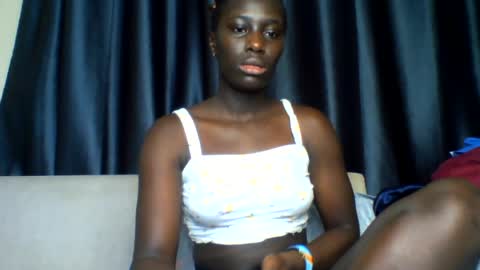 Snapshot of azaelia_iris chatting on 24, 7, 2026 azaelia_iris online show from 24, 7, 2026