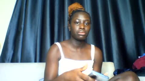 Snapshot of azaelia_iris chatting on 25, 7, 2026 azaelia_iris online show from 25, 7, 2026
