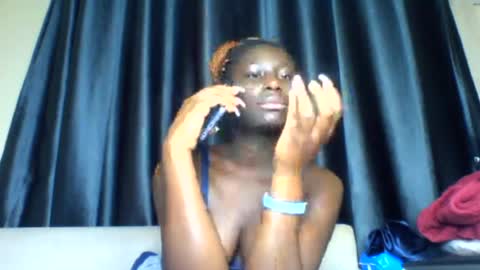 Snapshot of azaelia_iris chatting on 28, 7, 2026 azaelia_iris online show from 28, 7, 2026