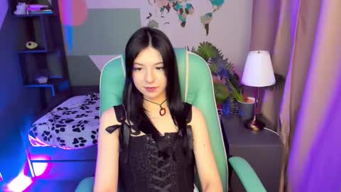 Azaliya online show from 4, 12, 2025