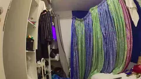 Snapshot of azrielmunster chatting on 5, 1, 2026 Azriel Munster Exhib online show from 5, 1, 2026