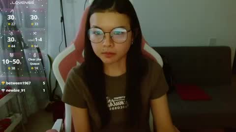 Snapshot of azu_chan chatting on 23, 6, 2026 Azu online show from 23, 6, 2026