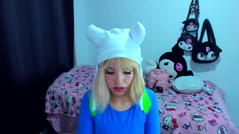 Azu Moure online show from 1, 11, 2025