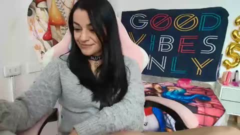 Snapshot of azucenaxxxgp chatting on 25, 5, 2026 Azucena R online show from 25, 5, 2026