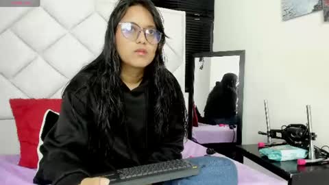 Snapshot of azul_moon chatting on 5, 8, 2026 azul_moon online show from 5, 8, 2026