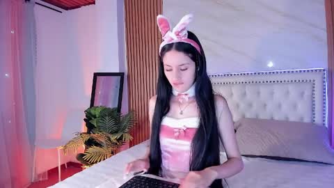 Snapshot of b_waynne chatting on 1, 4, 2026 BARBIE online show from 1, 4, 2026