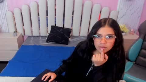 Snapshot of babe_vennus chatting on 24, 4, 2026 Venus online show from 24, 4, 2026