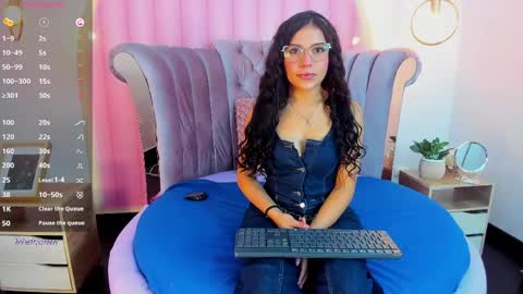 Snapshot of babe_vennus chatting on 18, 5, 2026 Venus online show from 18, 5, 2026
