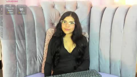 Snapshot of babe_vennus chatting on 27, 5, 2026 Venus online show from 27, 5, 2026