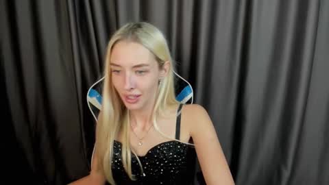 Snapshot of baby__xoxo chatting on 23, 9, 2025 Alice online show from 23, 9, 2025