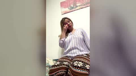Snapshot of baby_blondee chatting on 19, 4, 2026 Baby Blonde online show from 19, 4, 2026