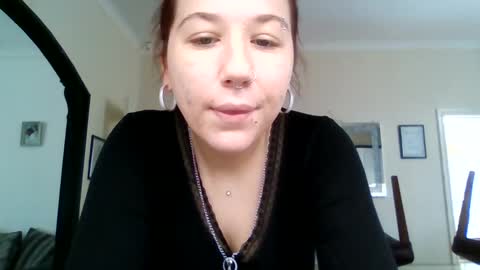 baby_girls2224 online show from 18, 2, 2026