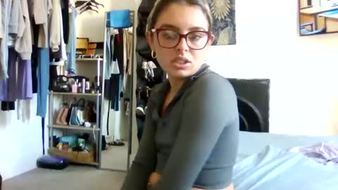 baby_girls2224 online show from 27, 4, 2026