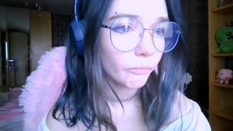 Snapshot of baby_onface chatting on 27, 4, 2026 Alice online show from 27, 4, 2026