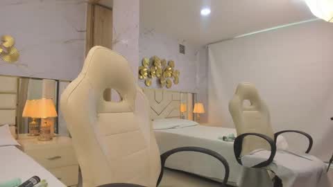 Snapshot of babyangel18_ chatting on 10, 10, 2025 ANGEL online show from 10, 10, 2025