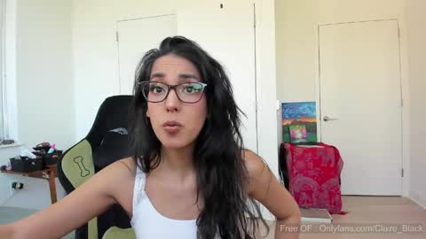 Snapshot of babygirl_claire chatting on 3, 6, 2026 Claire Black online show from 3, 6, 2026