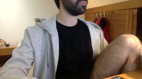 Snapshot of babyhardy chatting on 6, 1, 2025 Tom A.    online show from 6, 1, 2025
