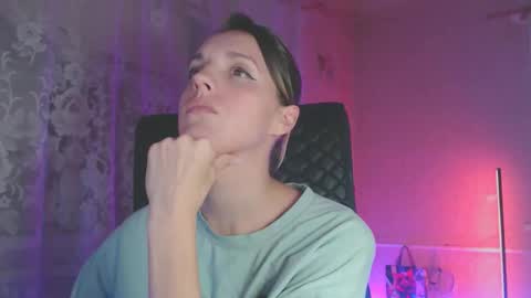 Snapshot of babymuro4ka chatting on 5, 11, 2025 Sonya online show from 5, 11, 2025