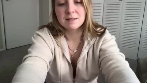 Snapshot of babyyak chatting on 1, 3, 2025 Babyak online show from 1, 3, 2025