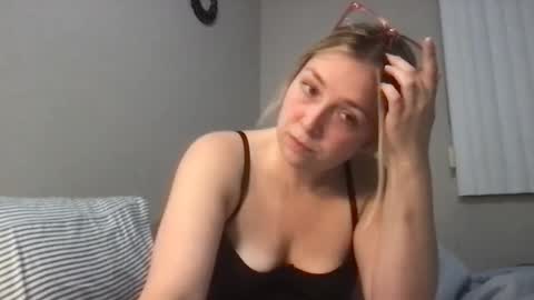 Snapshot of babyyak chatting on 27, 9, 2025 Babyak online show from 27, 9, 2025