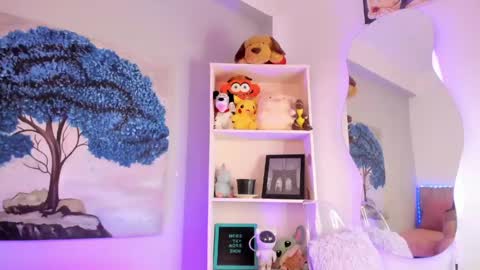 daya independent model online show from 16, 4, 2026