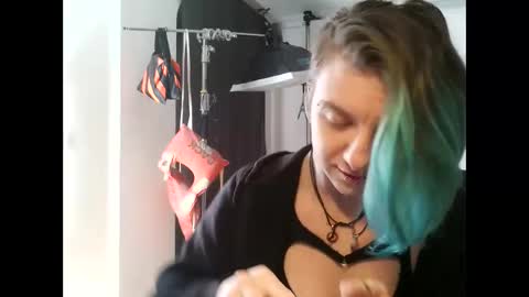 Honey online show from 19, 2, 2026