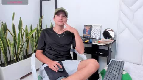 Snapshot of bad_boy_21_ chatting on 21, 2, 2026 bad_boy_21_ online show from 21, 2, 2026