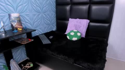 Snapshot of bad_boy_21_ chatting on 26, 2, 2026 bad_boy_21_ online show from 26, 2, 2026