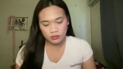 AMARA - FOLLOW ME AND THUMBS UP online show from 15, 4, 2026