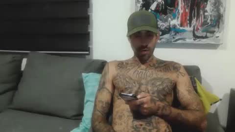 BadCouple  online show from 12, 9, 2025